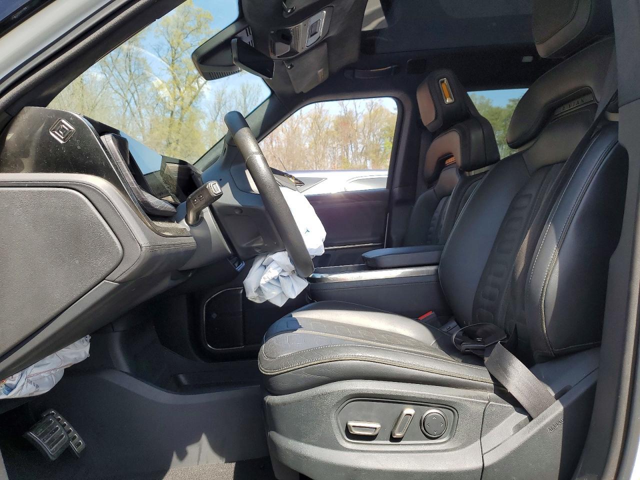 2023 Rivian R1T Adventure - Image 7