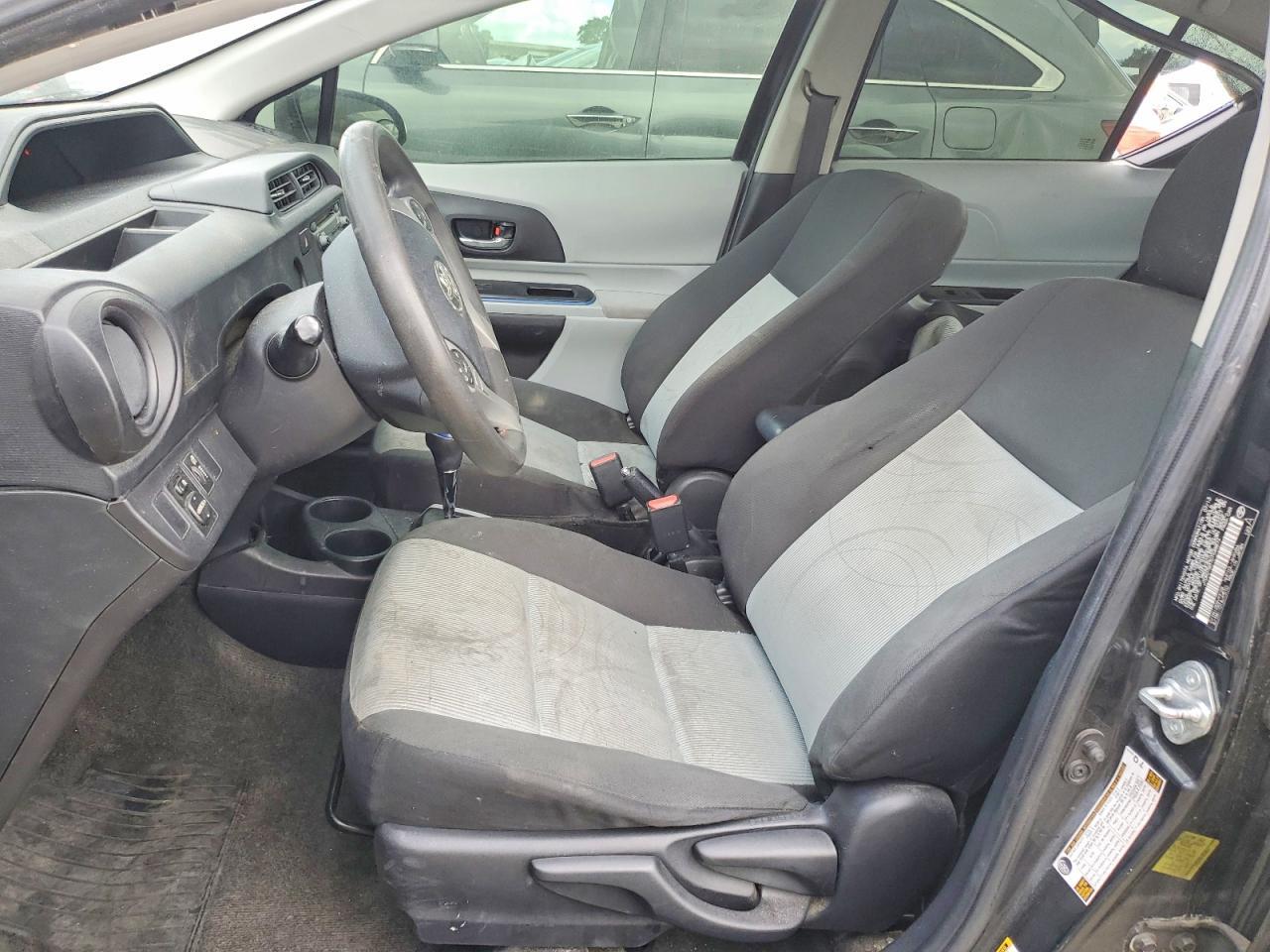 2013 Toyota Prius C Two - Фото 7