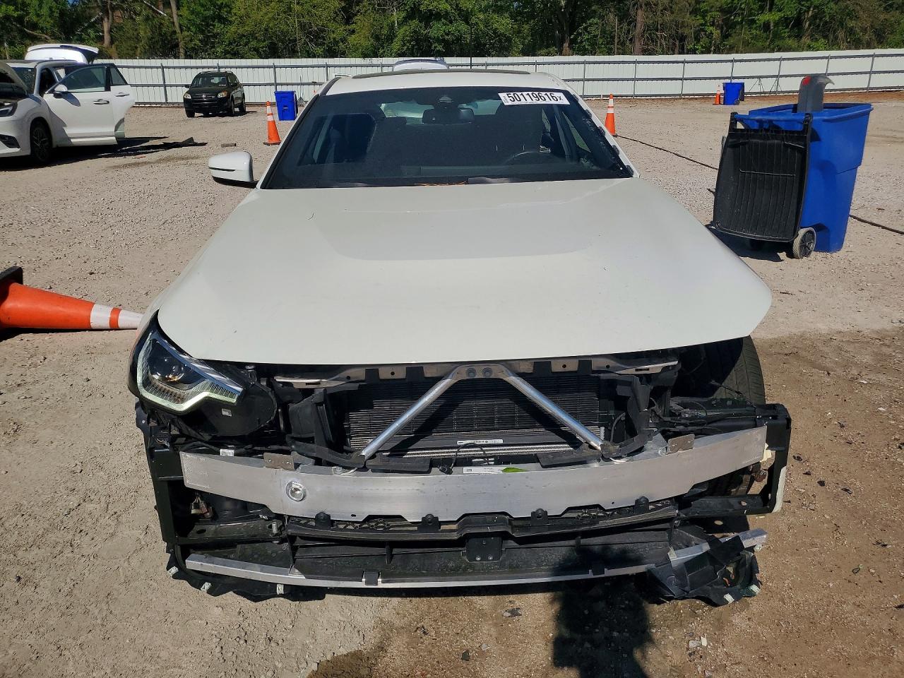 2023 BMW 230Xi - Фото 5