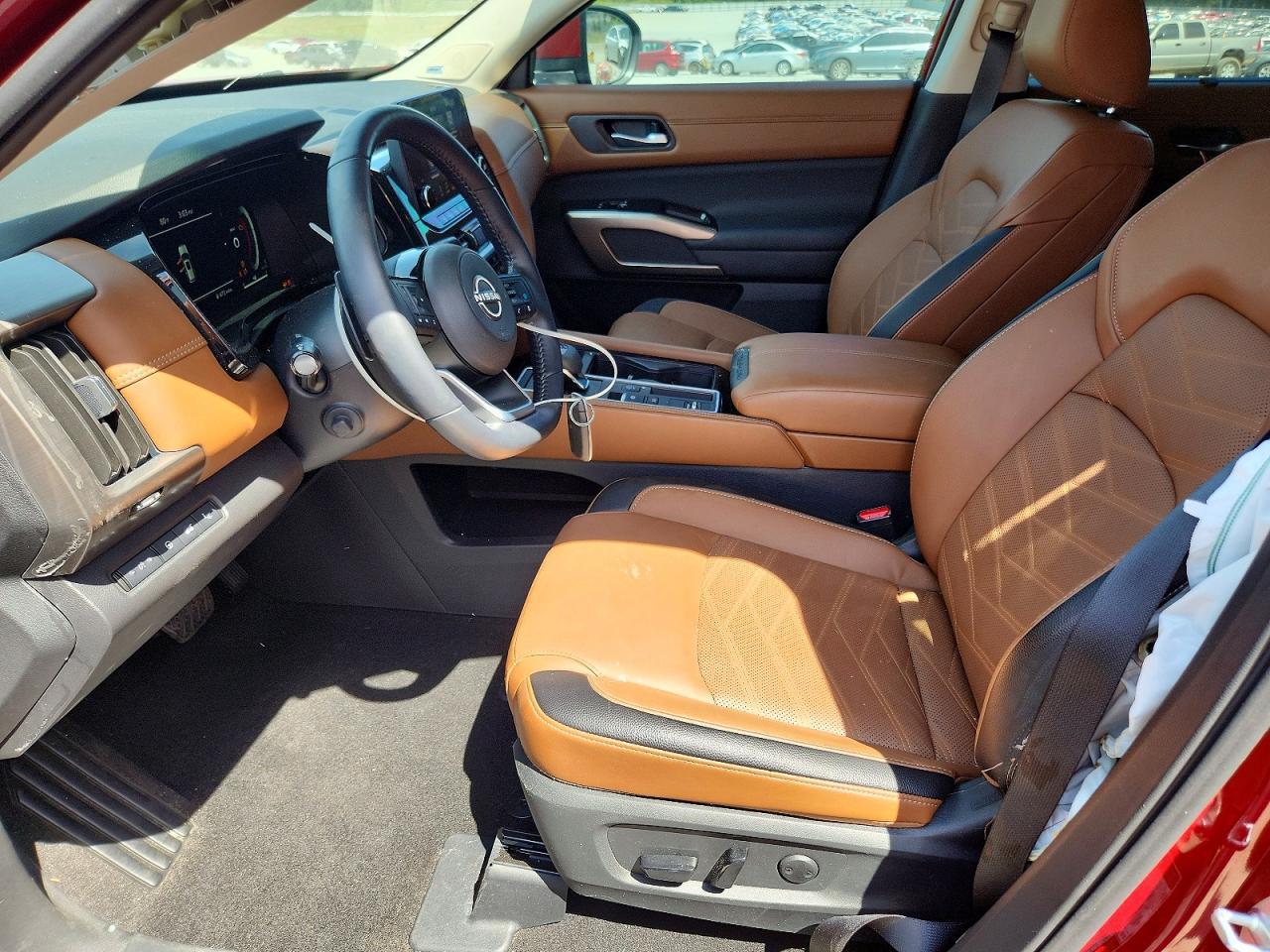 2025 Nissan Pathfinder Platinum - Фото 7