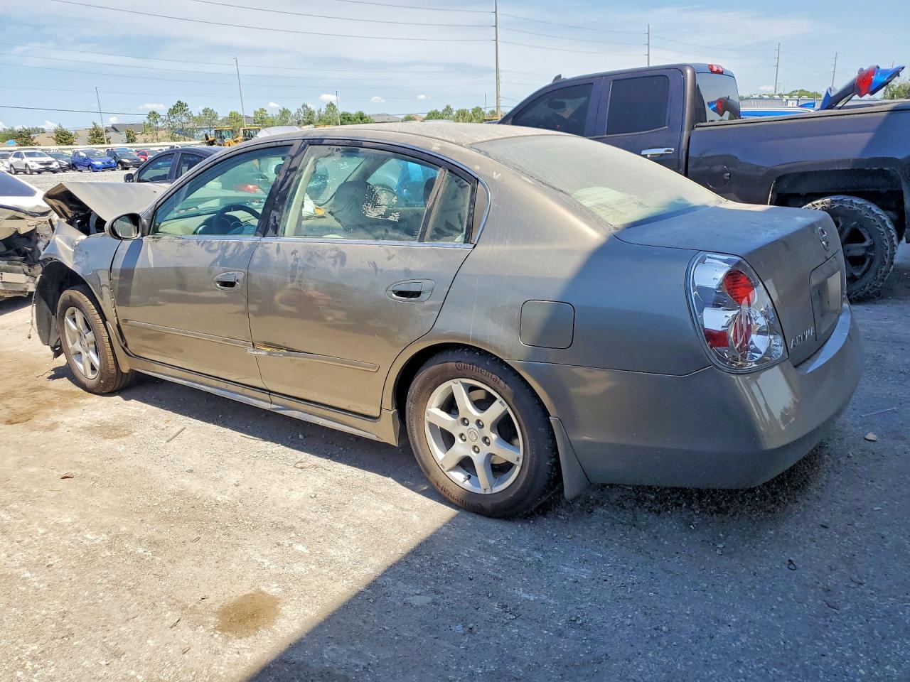 2005 Nissan Altima 2.5 - Image 2
