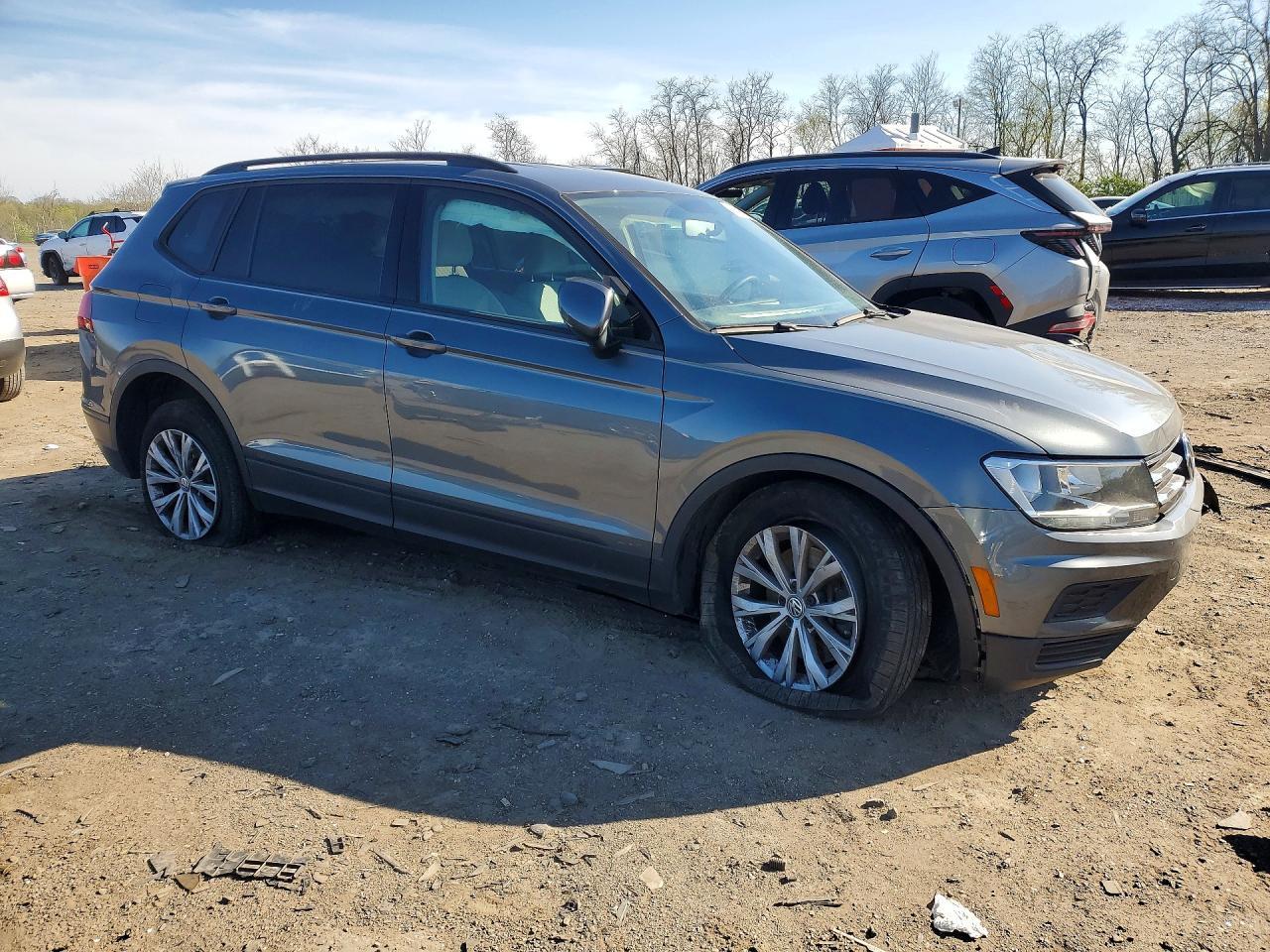 2018 Volkswagen Tiguan S - Фото 4