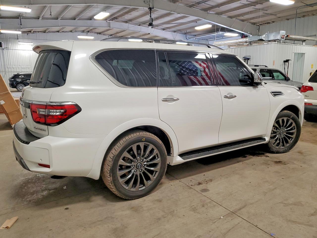 2023 Nissan Armada Platinum - Image 3