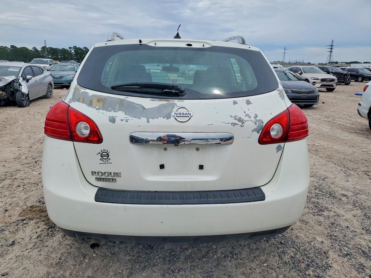 2014 Nissan Rogue Select S - Image 6