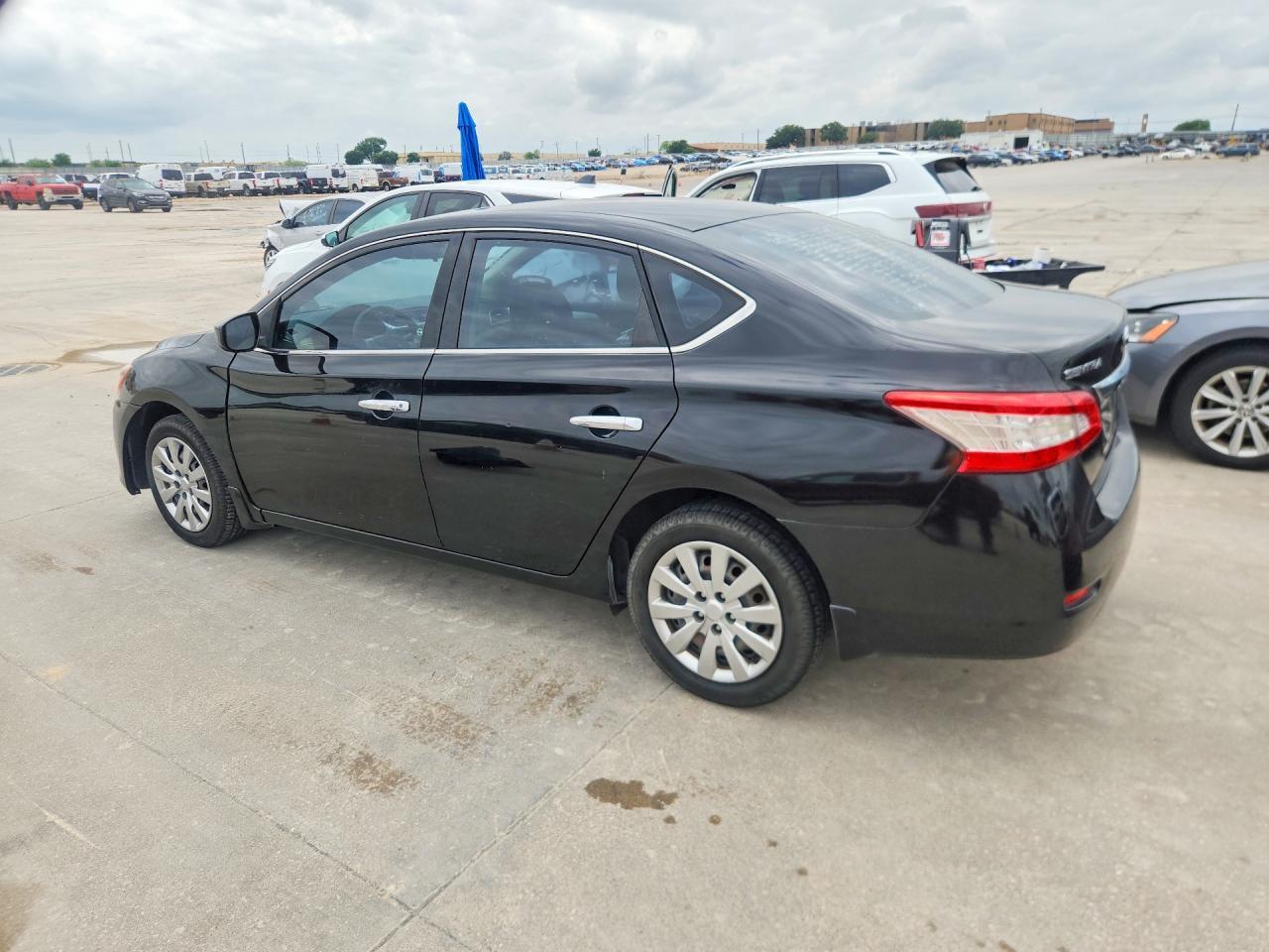 2015 Nissan Sentra S - Фото 2