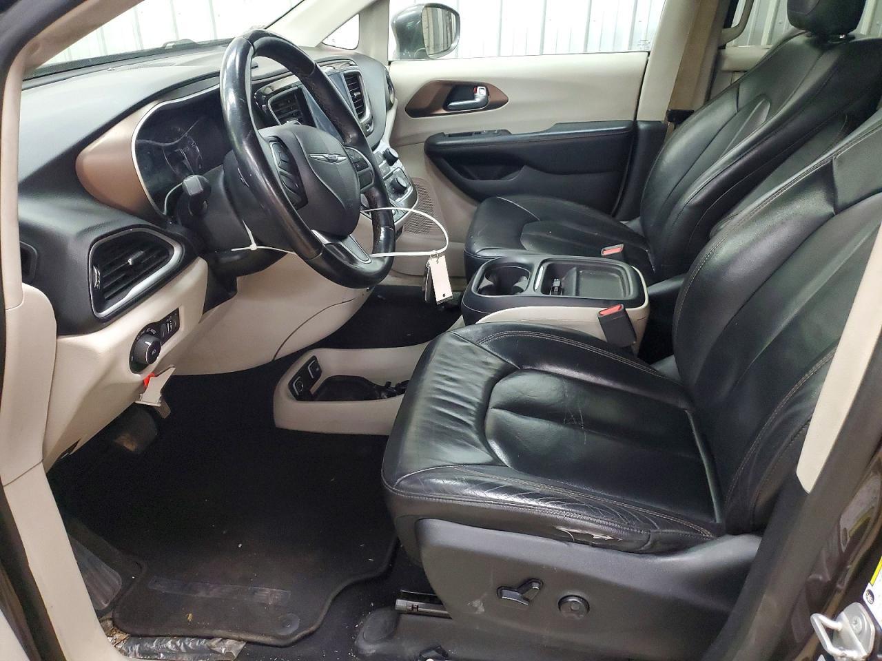 2017 Chrysler Pacifica Touring L - Фото 7