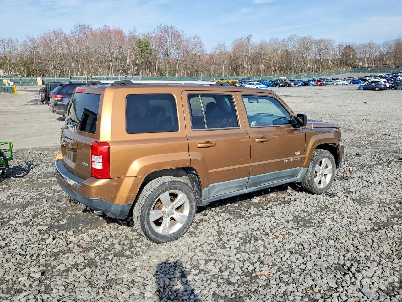 2011 Jeep Patriot Latitude - Фото 3