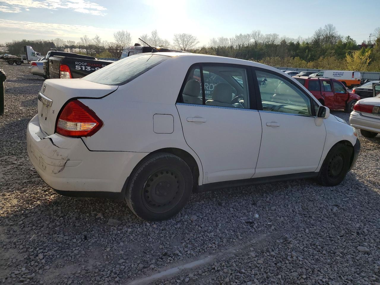 2007 Nissan Versa 1.8 S - Фото 3