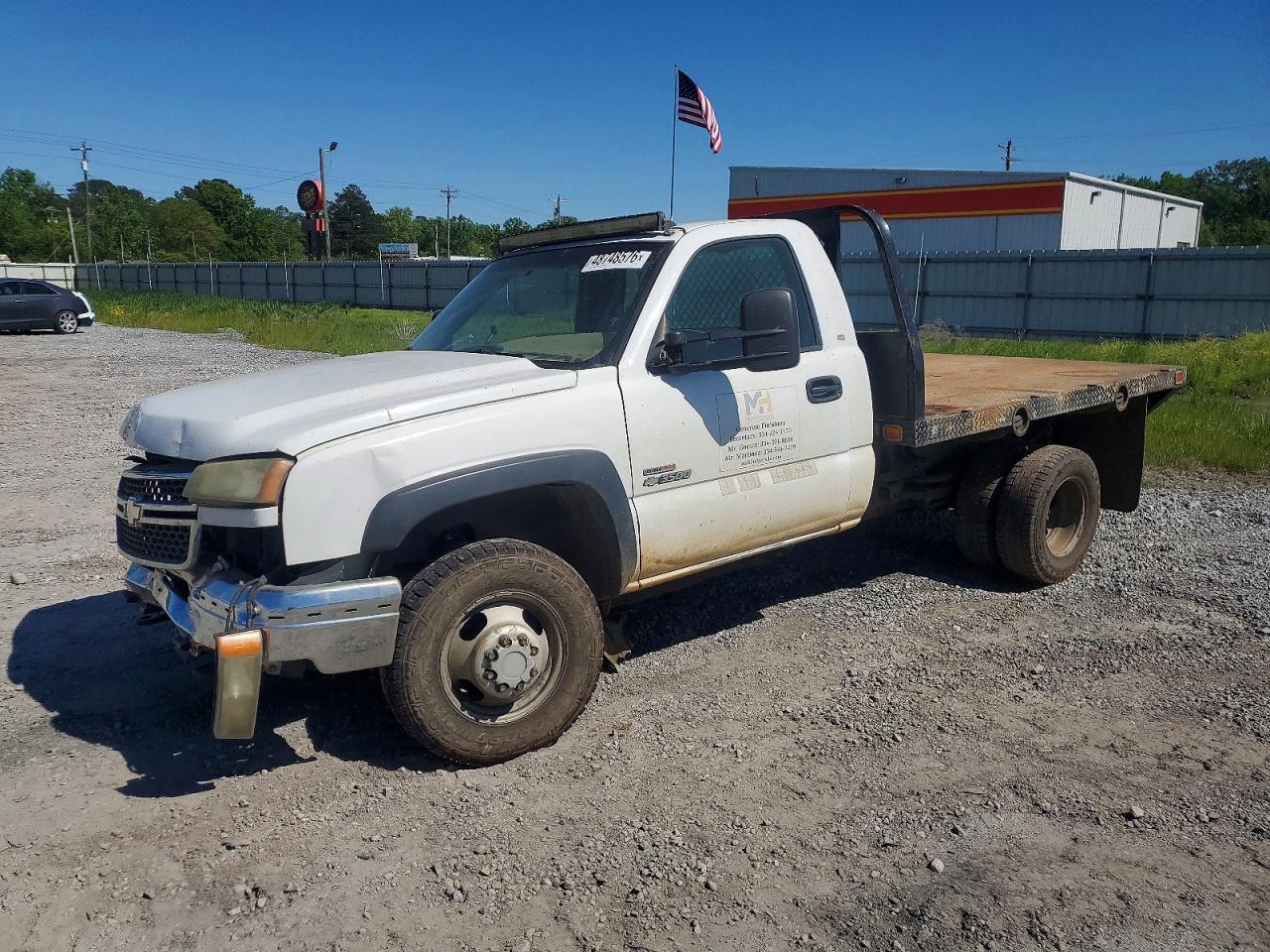 2005 Chevrolet Silverado Flatbed Truck - Фото 2