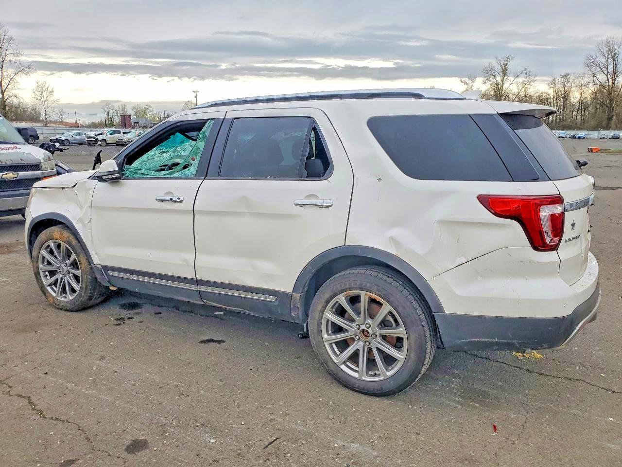 2016 Ford Explorer Limited - Фото 2