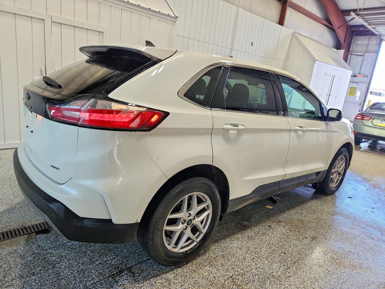 2023 Ford Edge Sel - Image 3