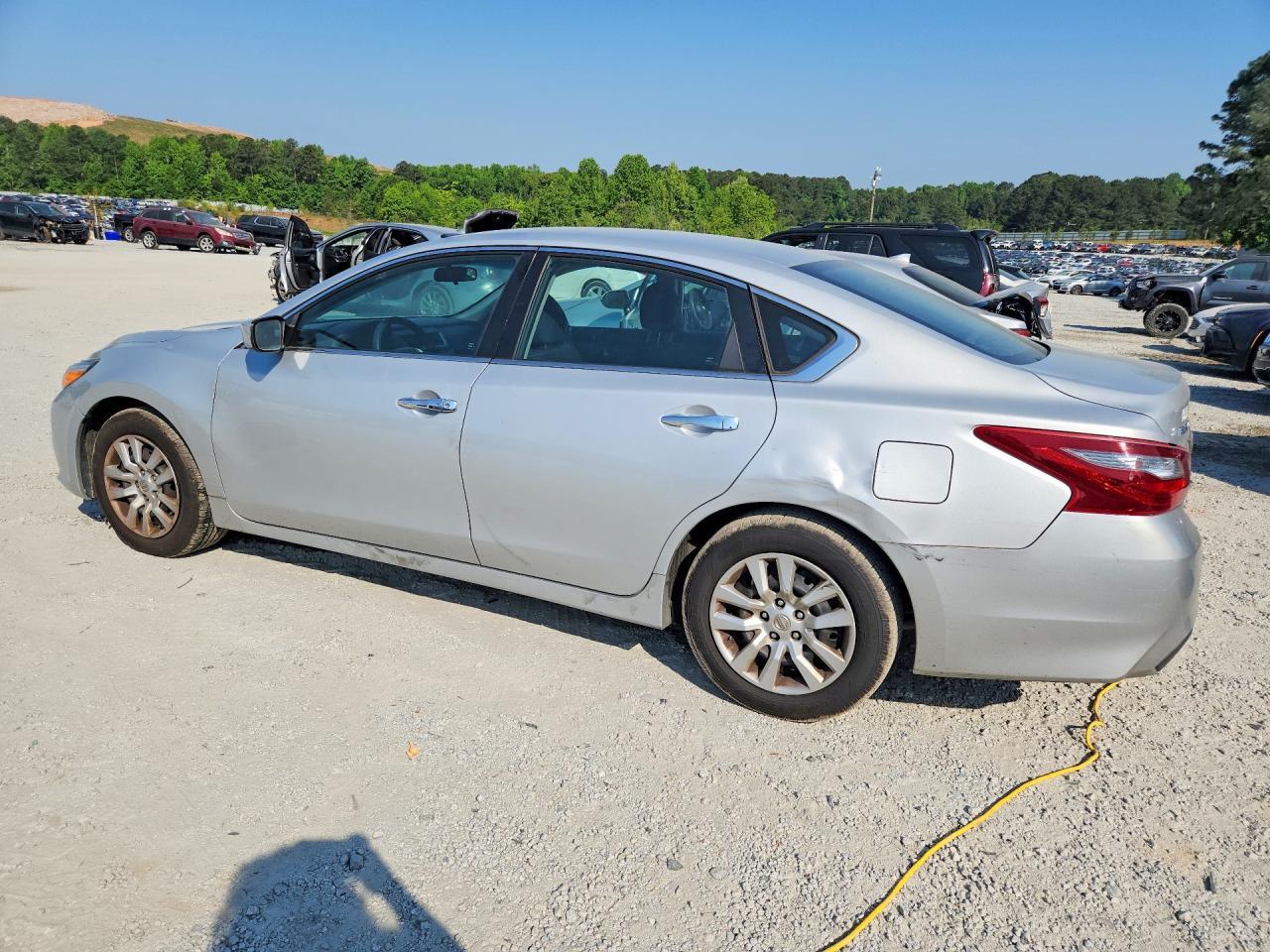 2018 Nissan Altima - Фото 2