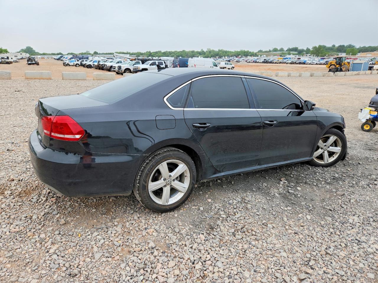 2013 Volkswagen Passat Se - Фото 3