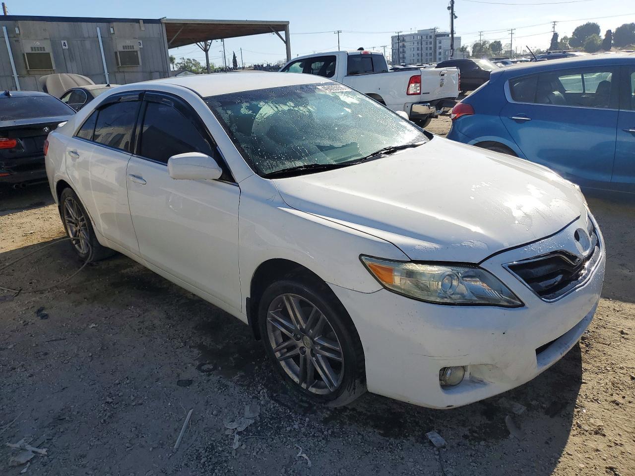 2011 Toyota Camry Le - Image 4