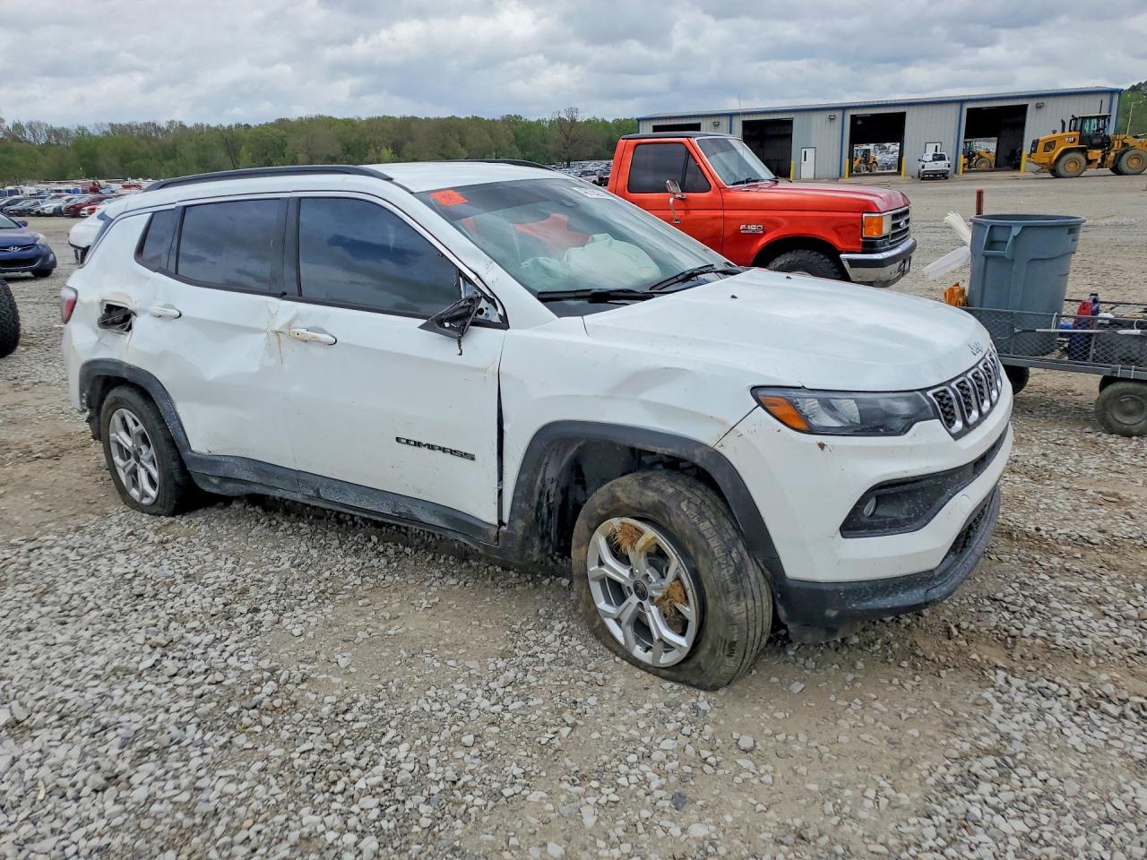 2025 Jeep Compass Latitude - Image 4