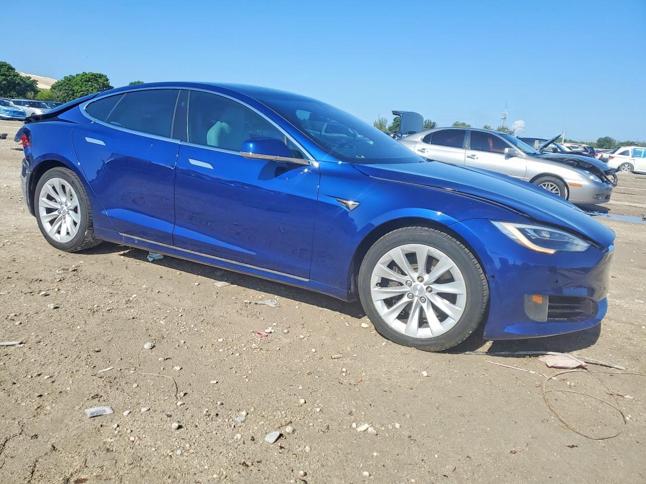 2017 Tesla Model S - Image 4