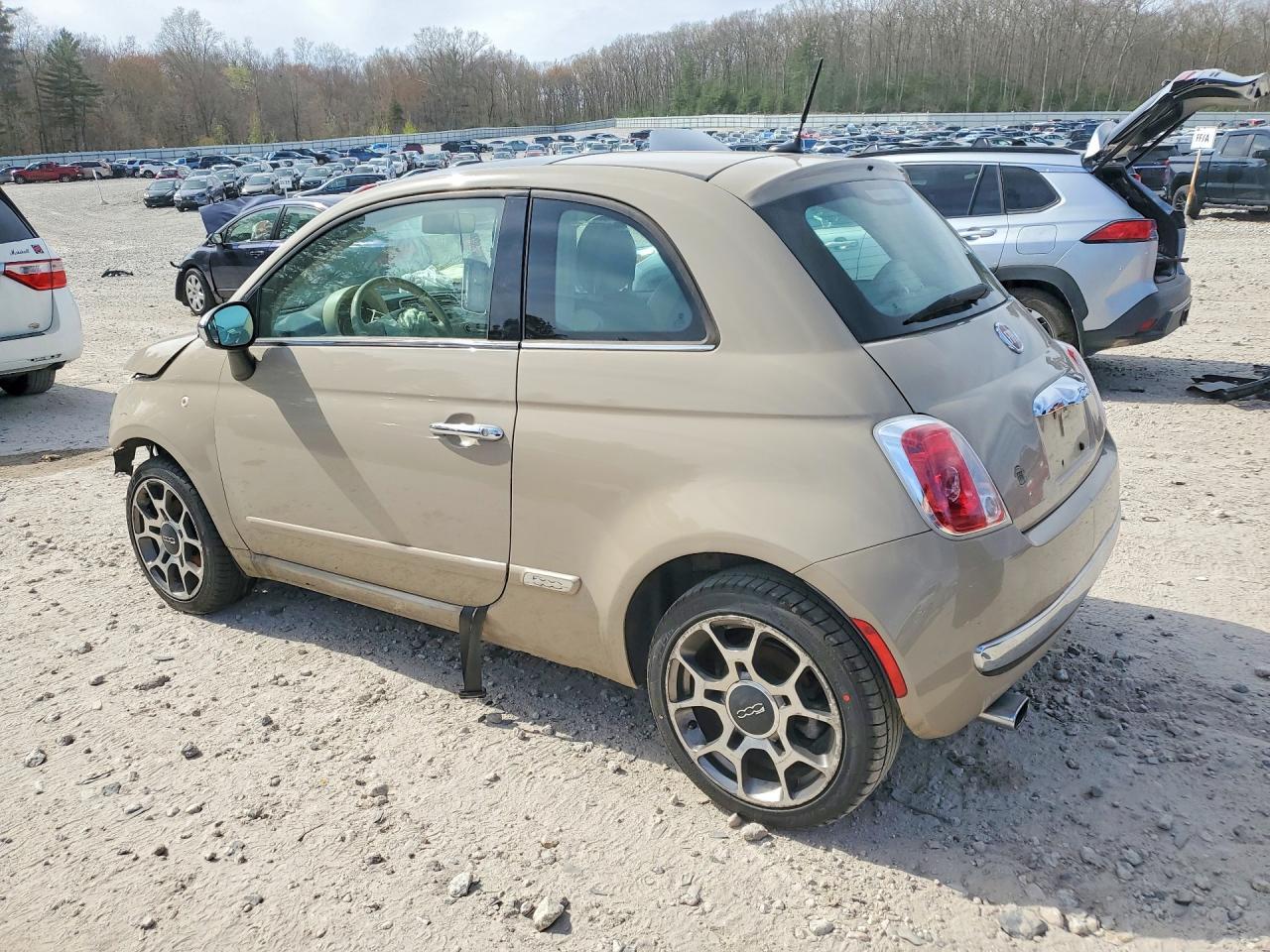 2012 Fiat 500 Lounge - Image 2