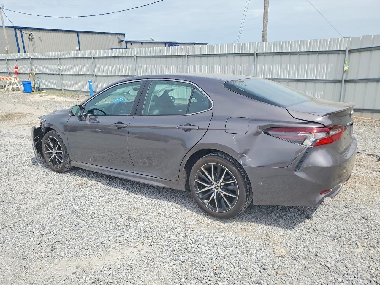 2024 Toyota Camry Se - Image 2