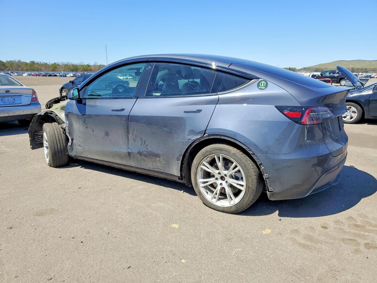 2023 Tesla Model Y - Фото 2
