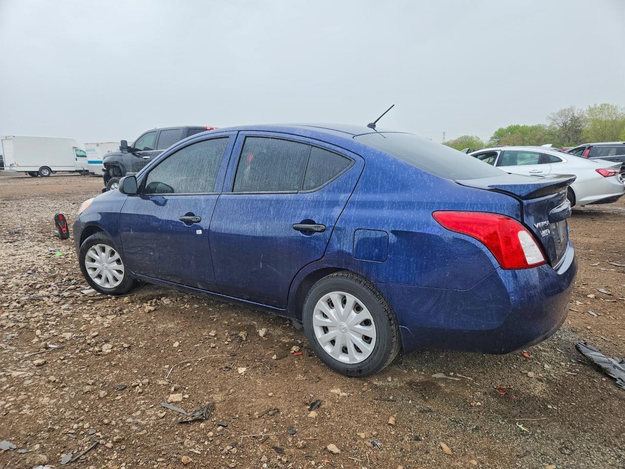2014 Nissan Versa 1.6 S Plus - Image 2