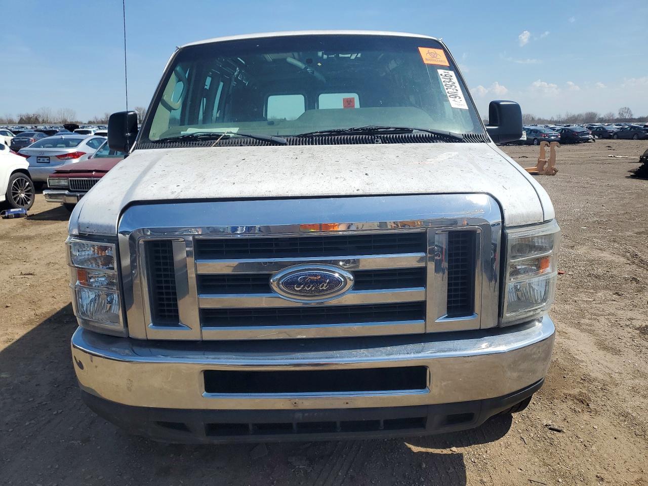 2013 Ford Econoline - Box Truck - Фото 5