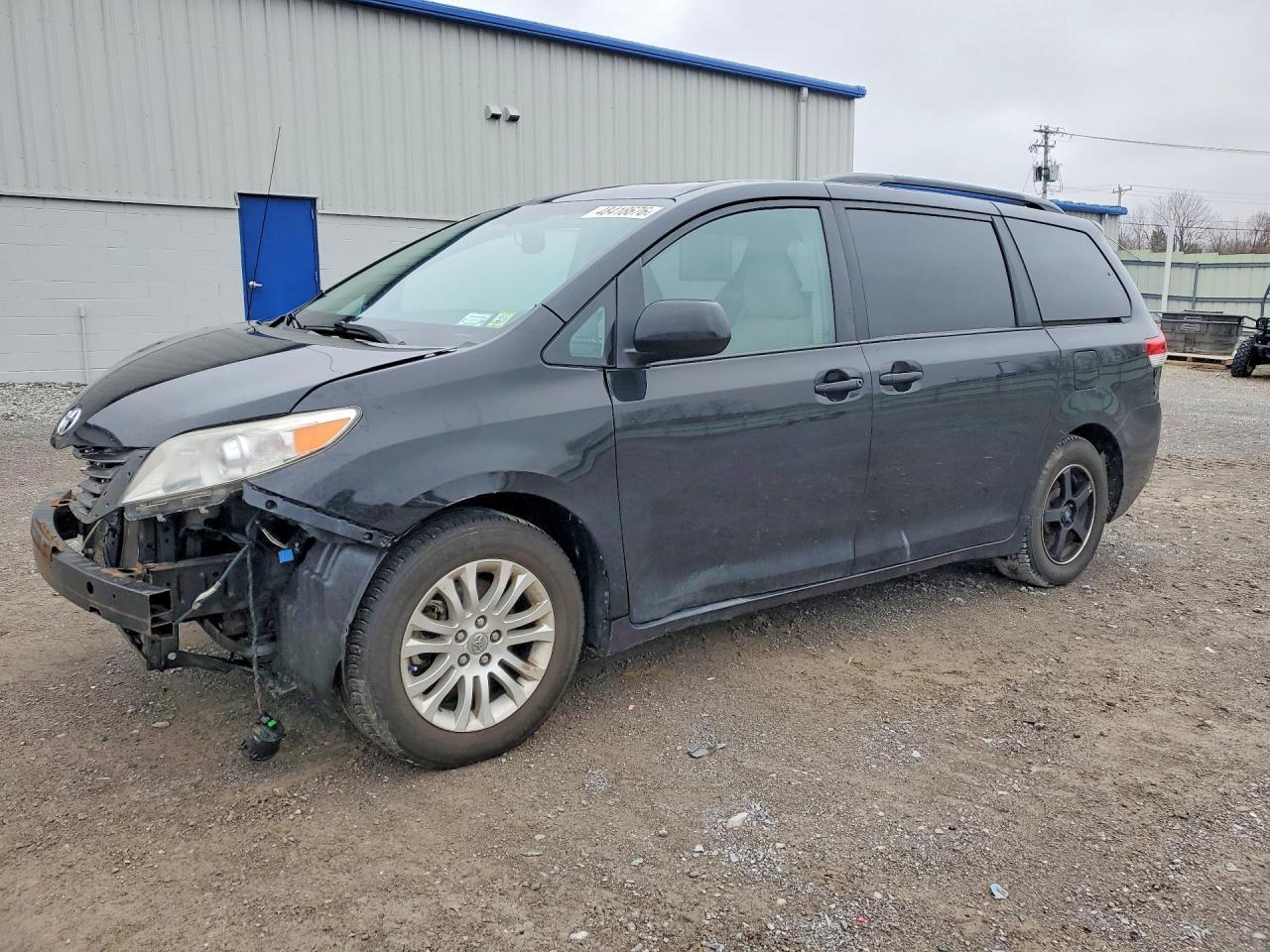 2013 Toyota Sienna Xle 8-Passenger