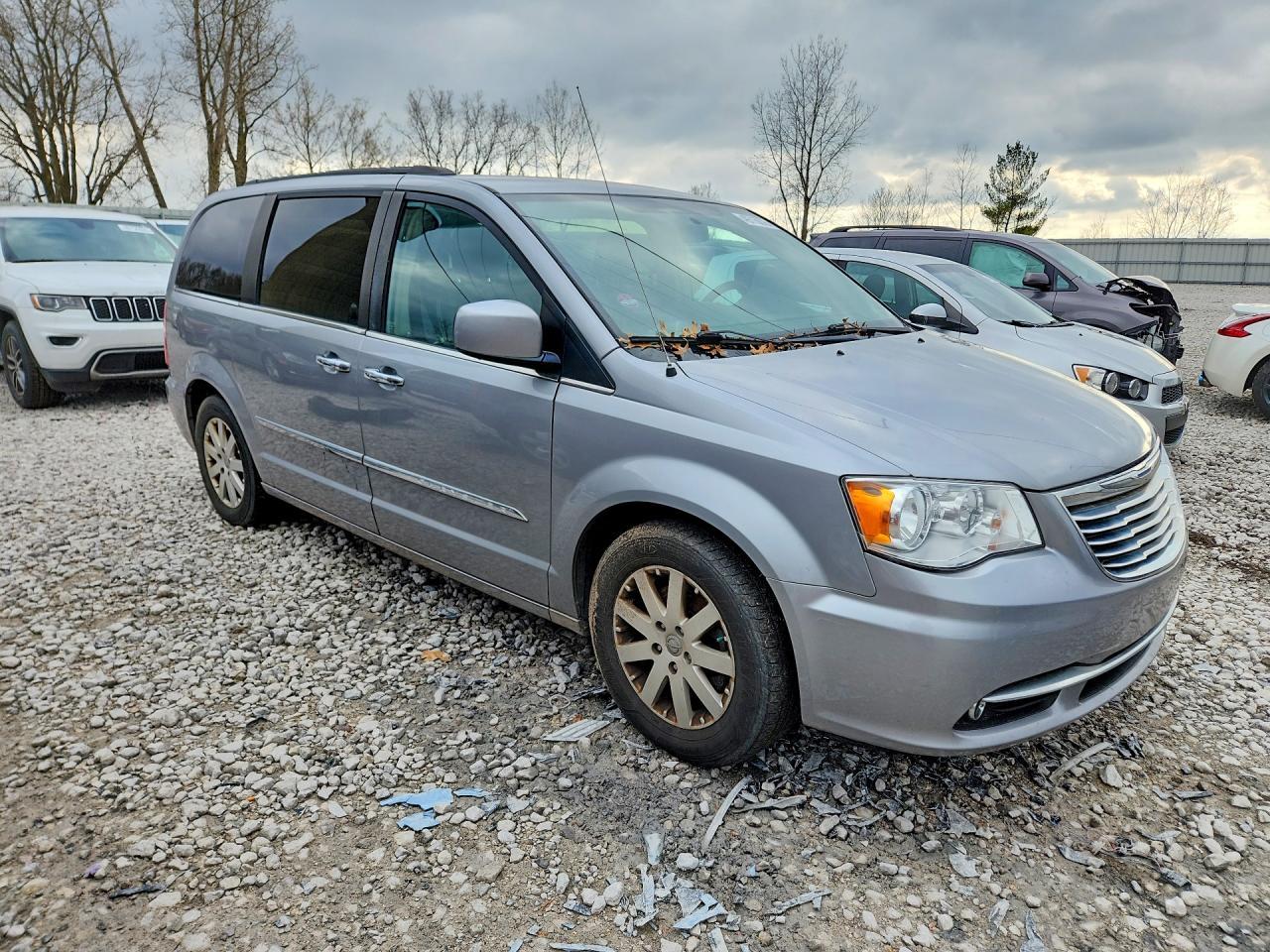 2015 Chrysler Town & Country Touring - Фото 4