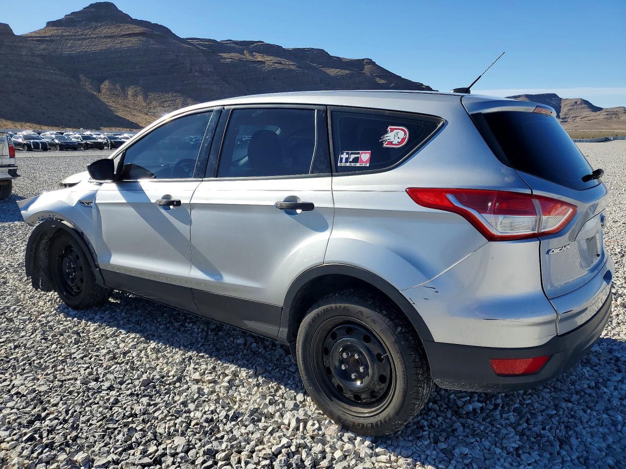 2013 Ford Escape S - Фото 2