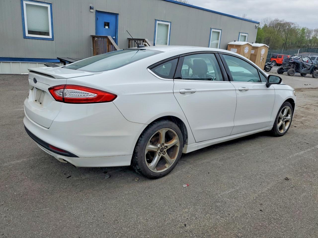 2016 Ford Fusion S - Image 3