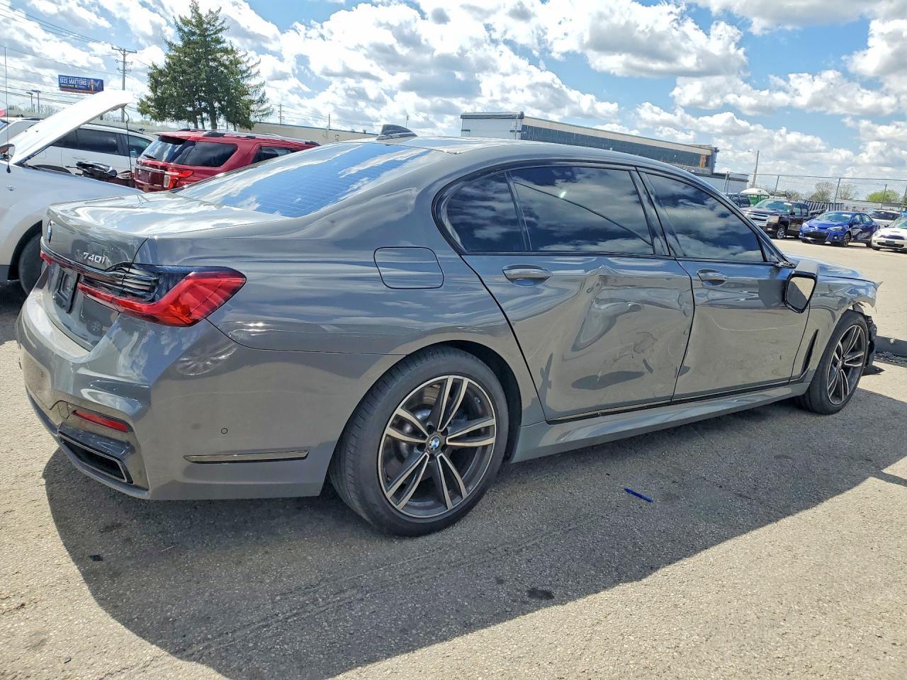 2021 BMW 740 Xi - Фото 3