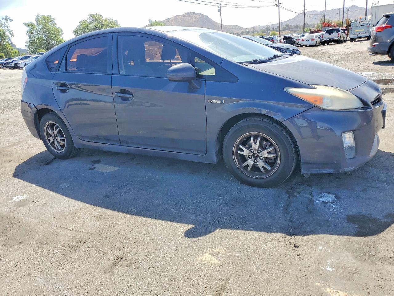 2011 Toyota Prius Two - Фото 4