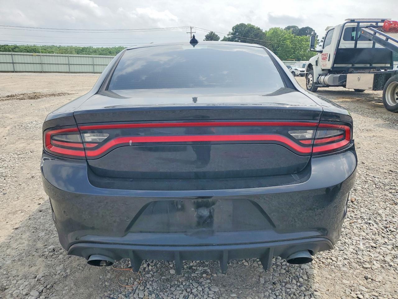 2016 Dodge Charger R - Image 6