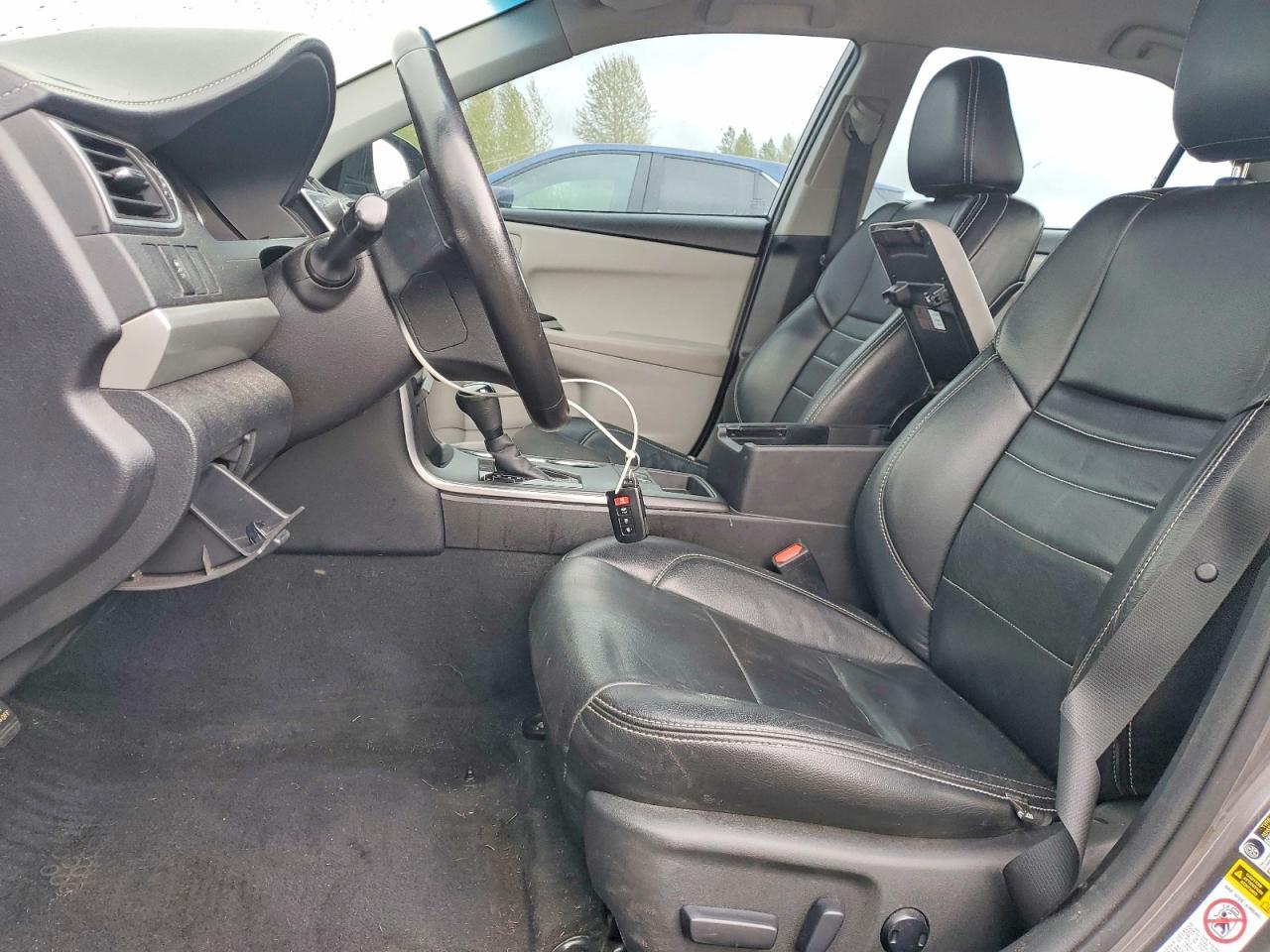 2016 Toyota Camry Hybrid Se - Image 7