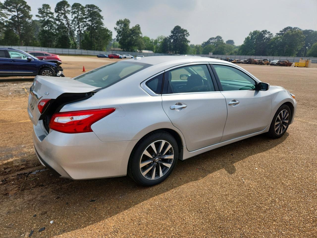 2017 Nissan Altima 2.5 Sv - Image 3