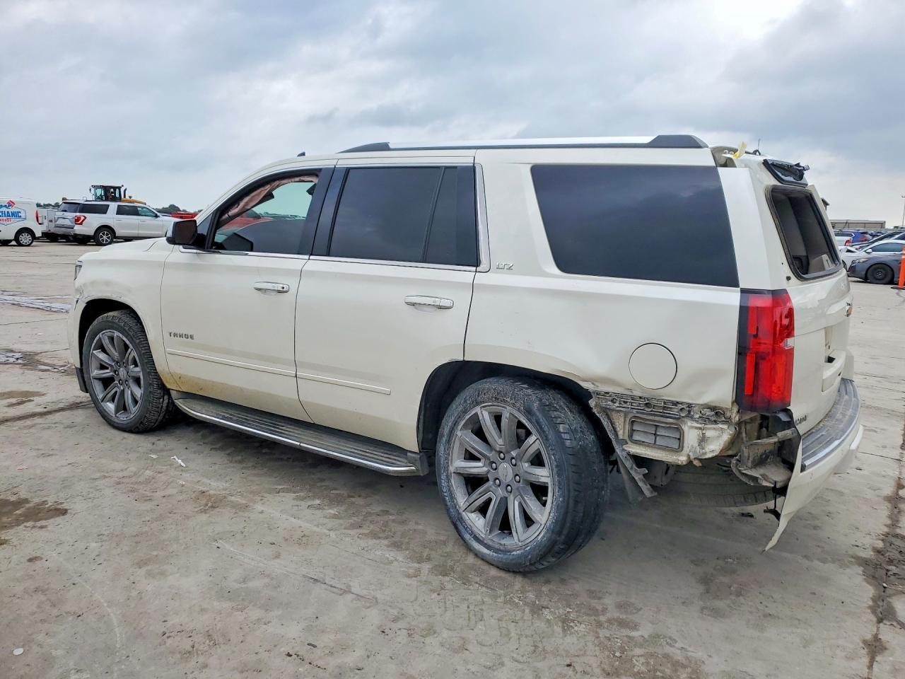 2015 Chevrolet Tahoe C1500 Ltz - Фото 2