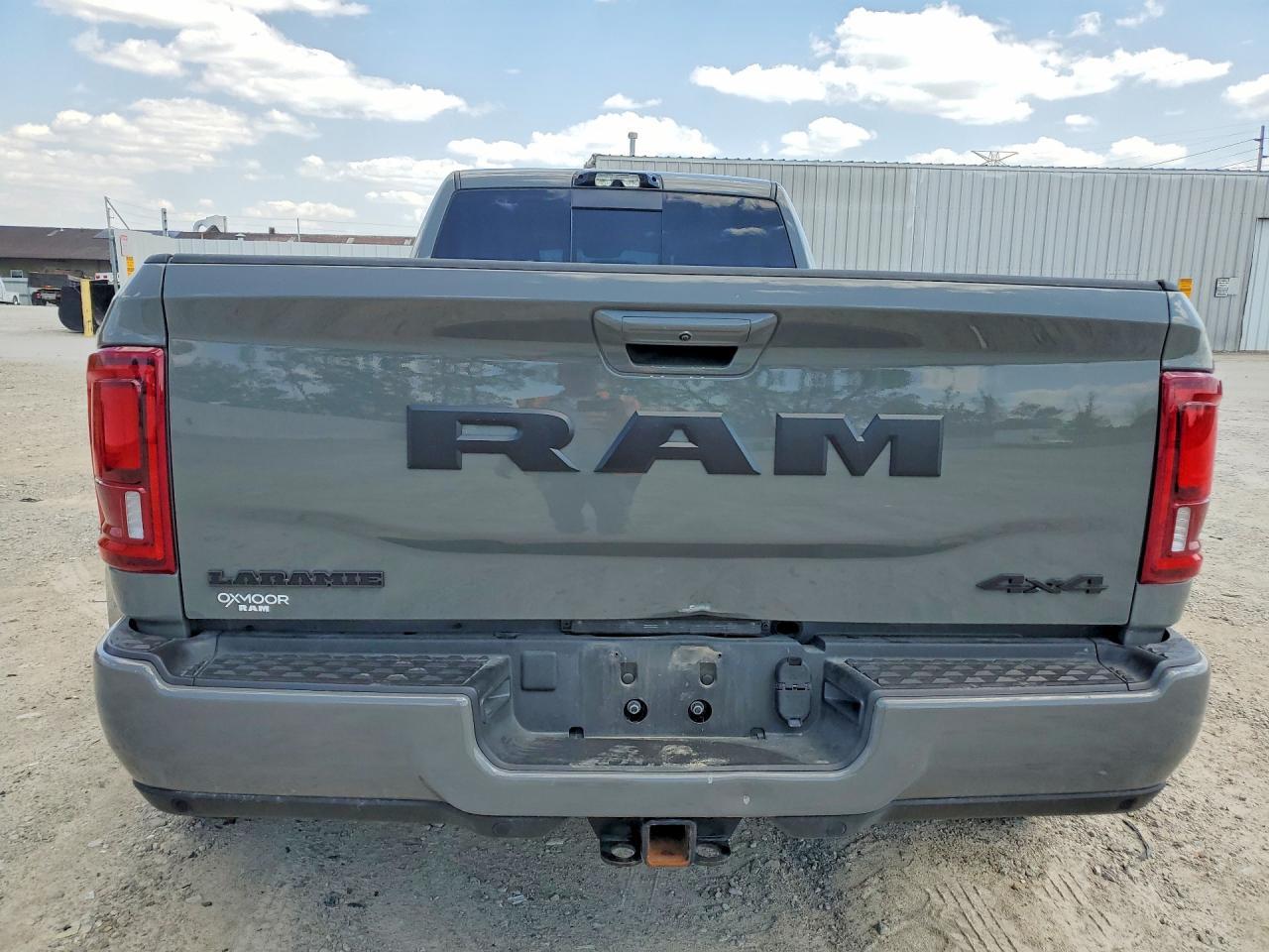 2026 Ram 3500 Laramie - Фото 6