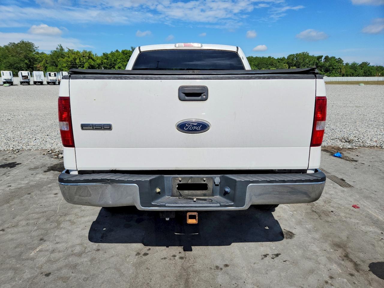 2005 Ford F150 Supercrew - Image 6