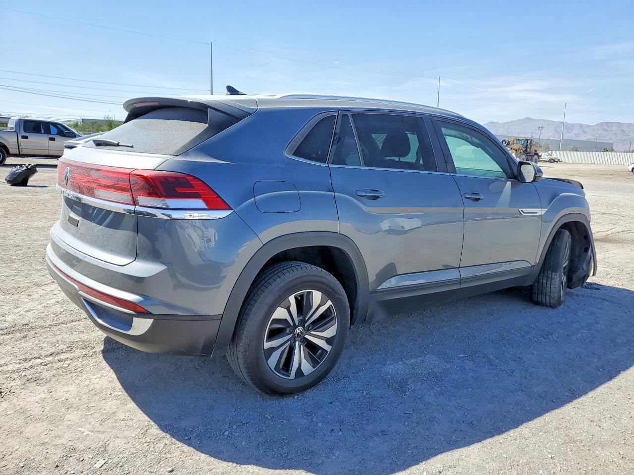 2024 Volkswagen Atlas Cross Sport Sel Premium R-Line - Image 3