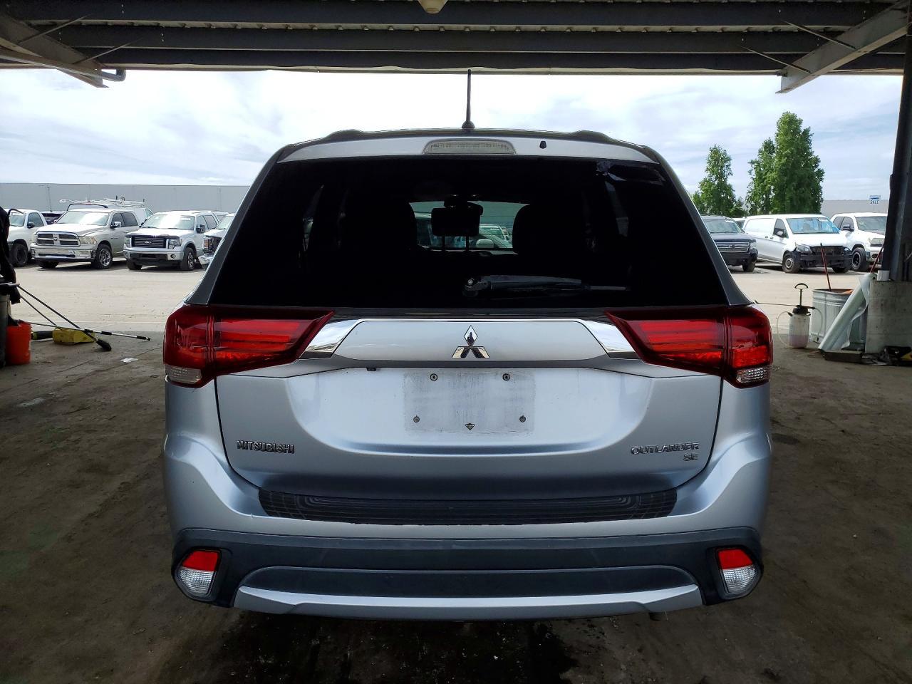 2016 Mitsubishi Outlander Se - Фото 6