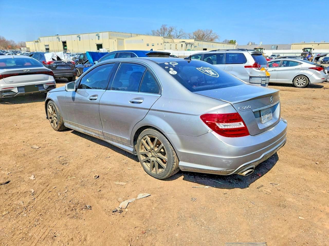 2012 Mercedes-Benz C 300 4Matic - Фото 2