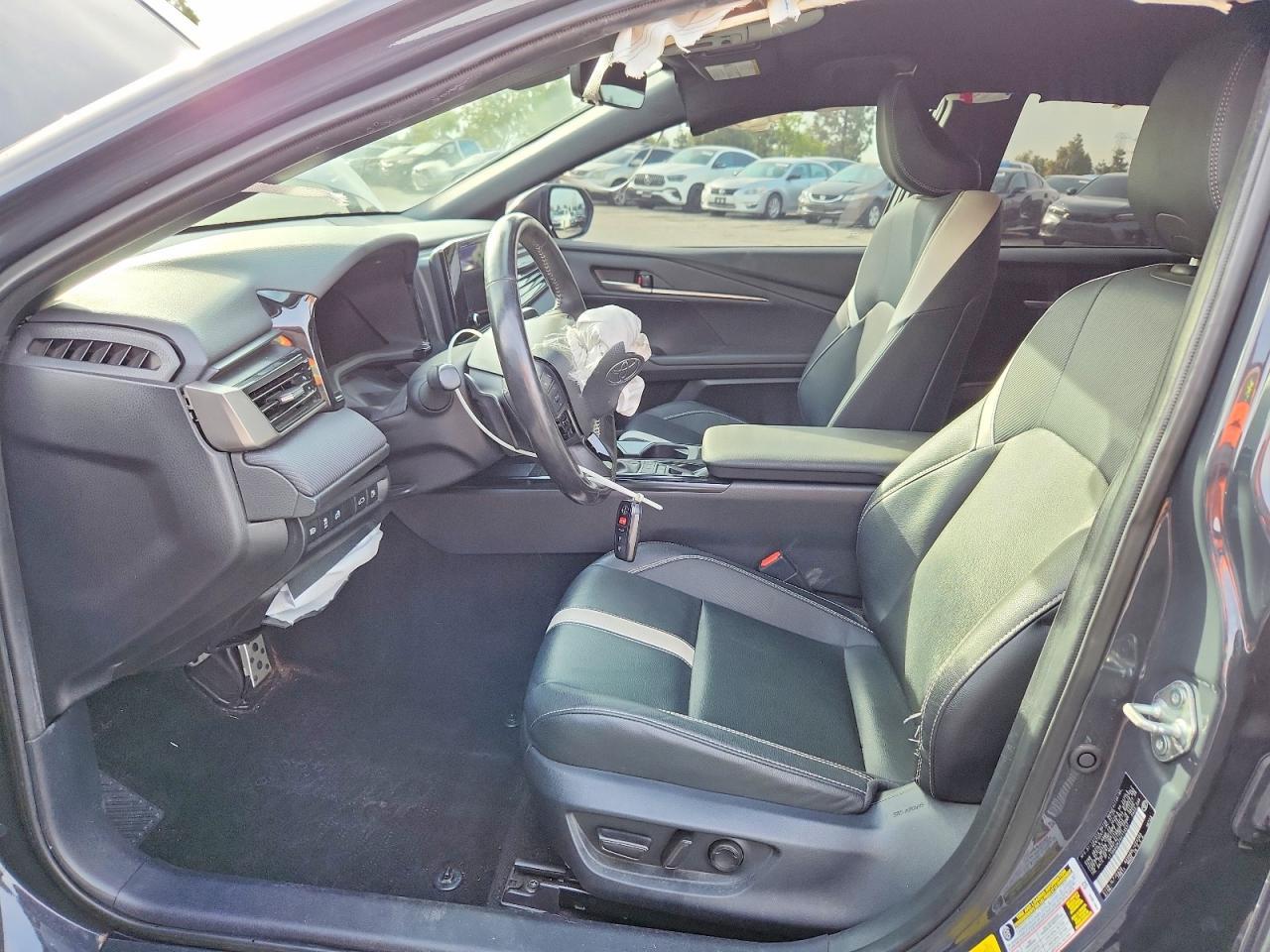 2025 Toyota Camry Se - Image 7