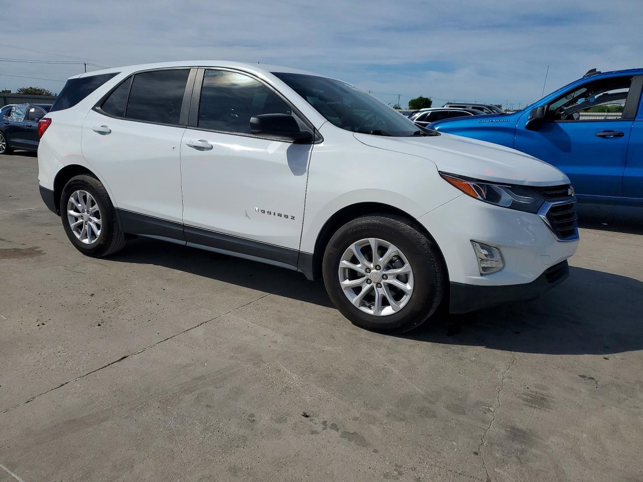 2020 Chevrolet Equinox Ls - Image 4