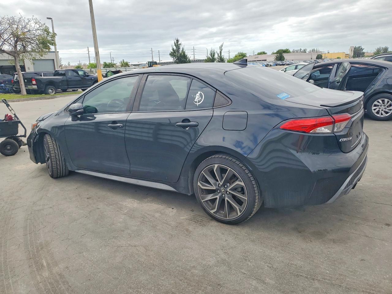 2020 Toyota Corolla Se - Фото 2