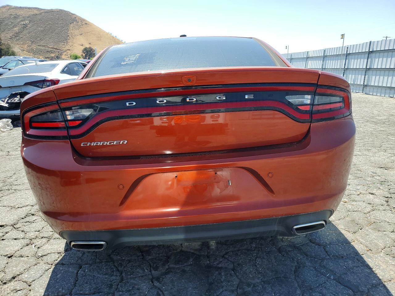 2022 Dodge Charger Sxt - Фото 6