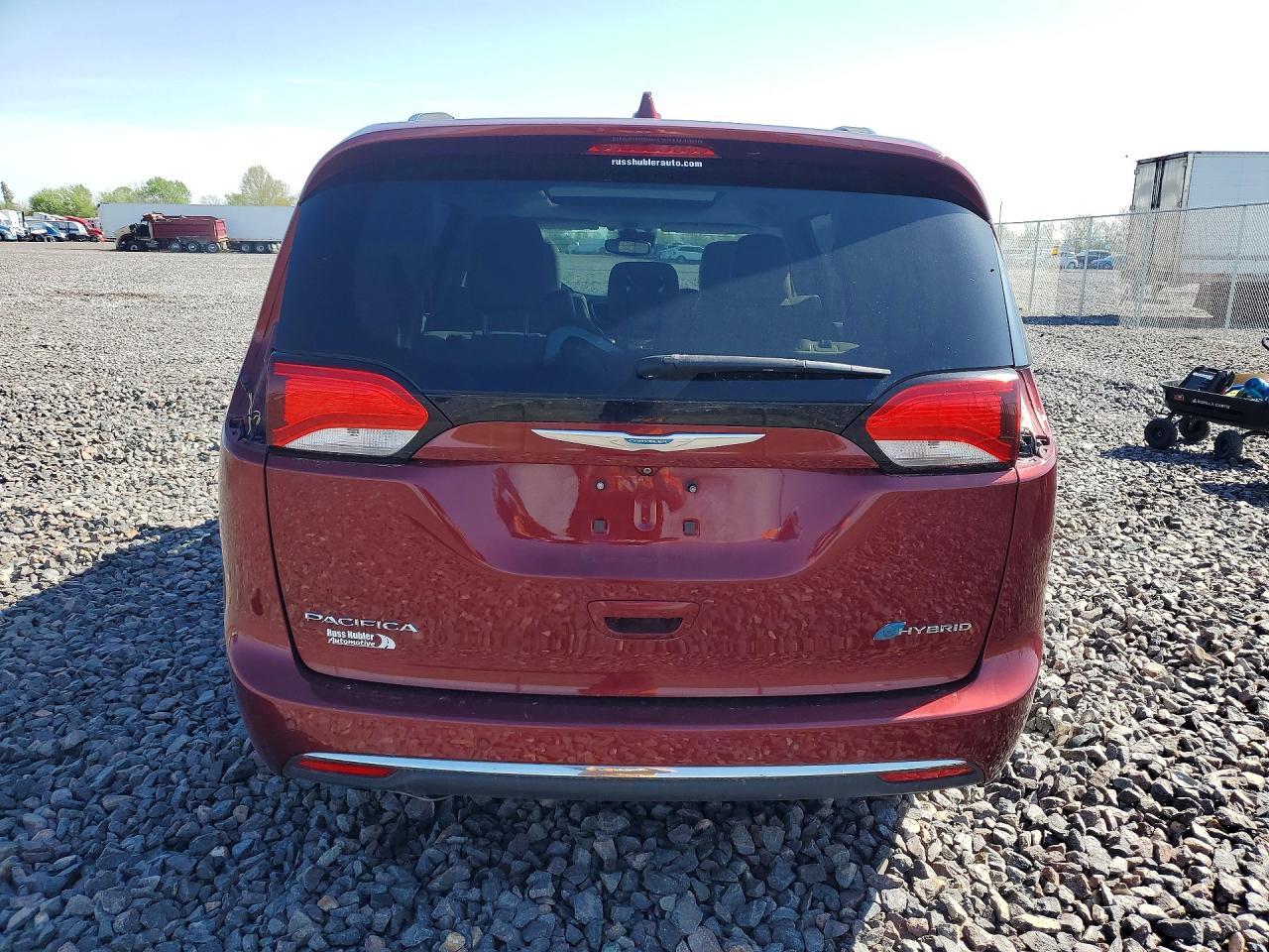 2017 Chrysler Pacifica - Image 6