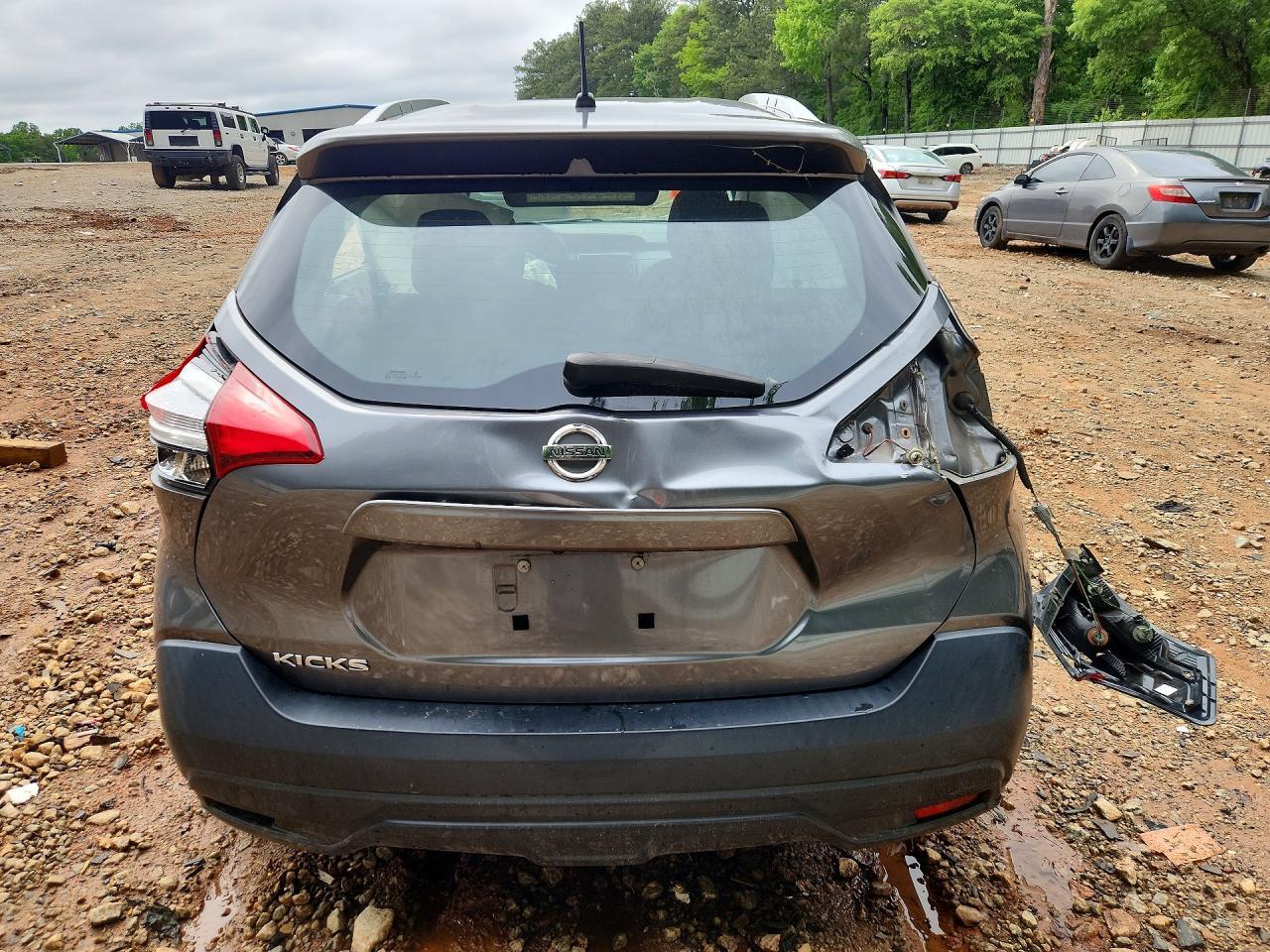 2018 Nissan Kicks S - Image 6