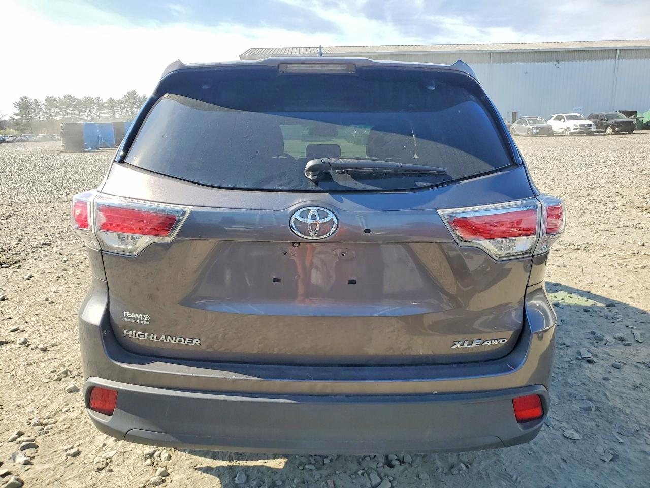 2015 Toyota Highlander Xle - Image 6