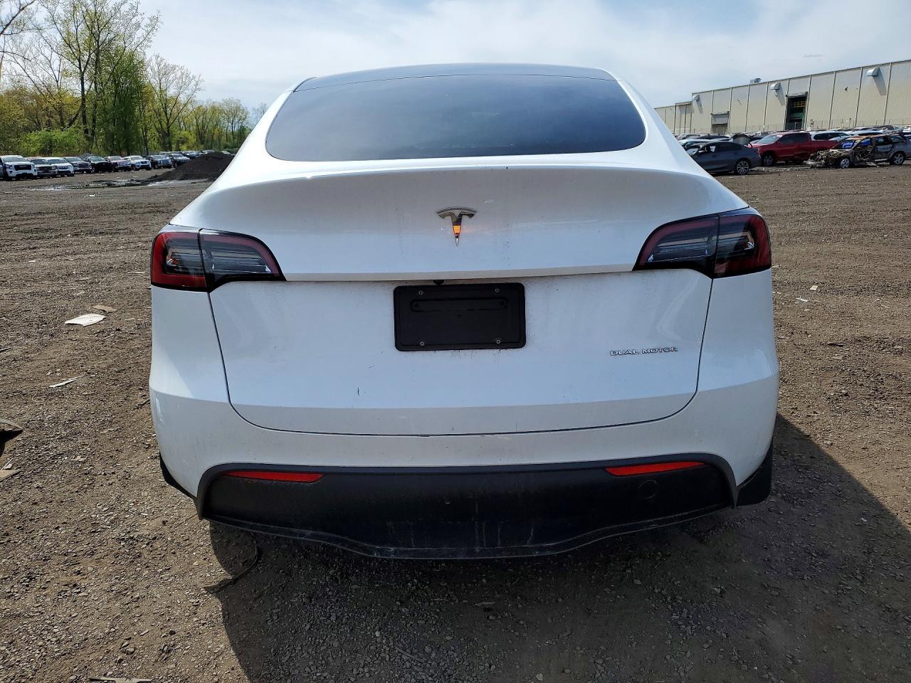 2023 Tesla Model Y - Image 6