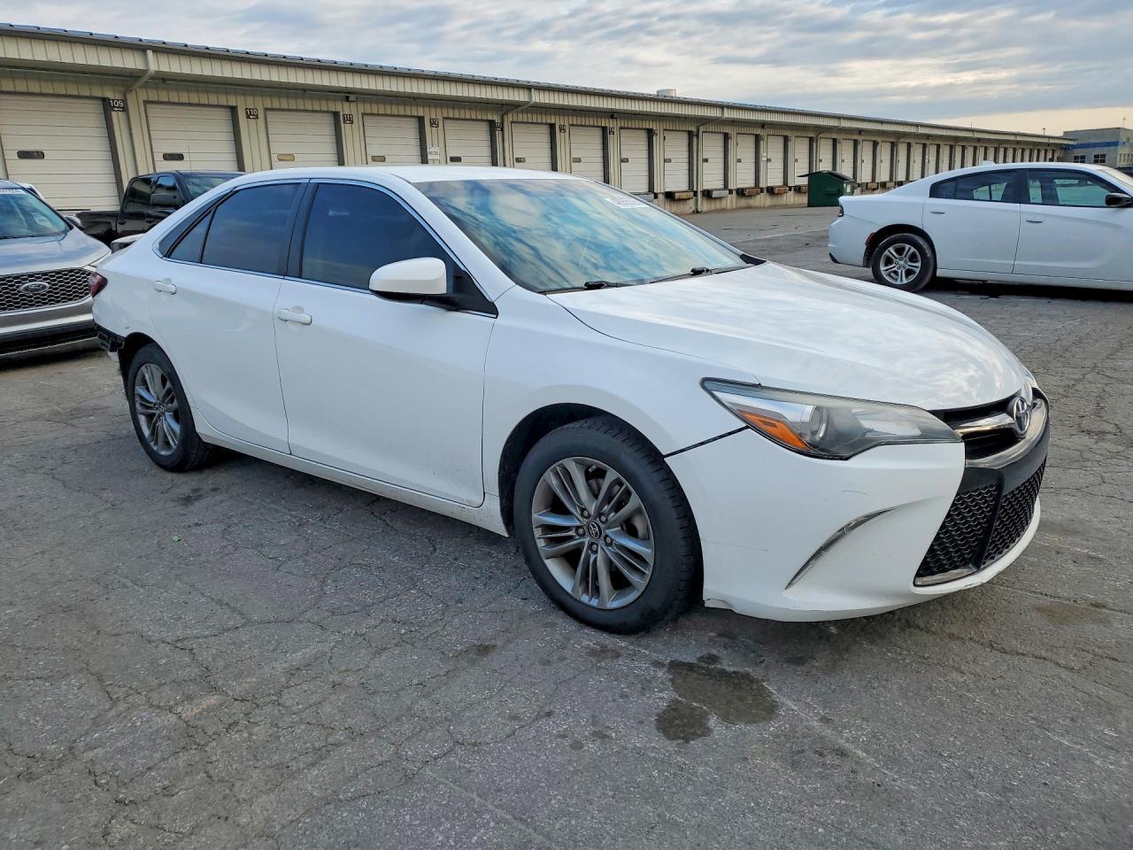 2017 Toyota Camry Se - Image 4