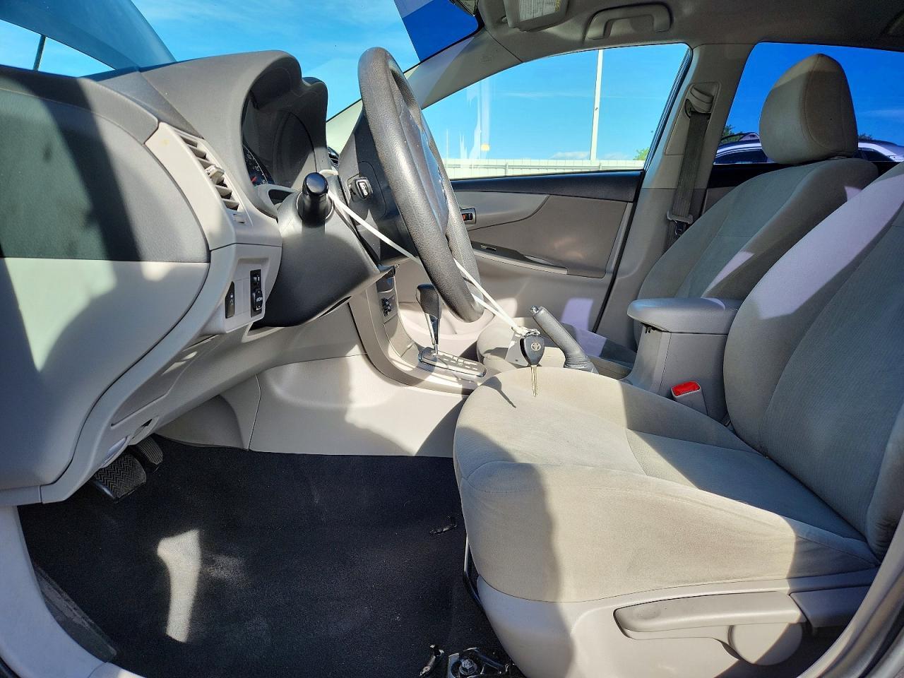 2013 Toyota Corolla Le - Image 7